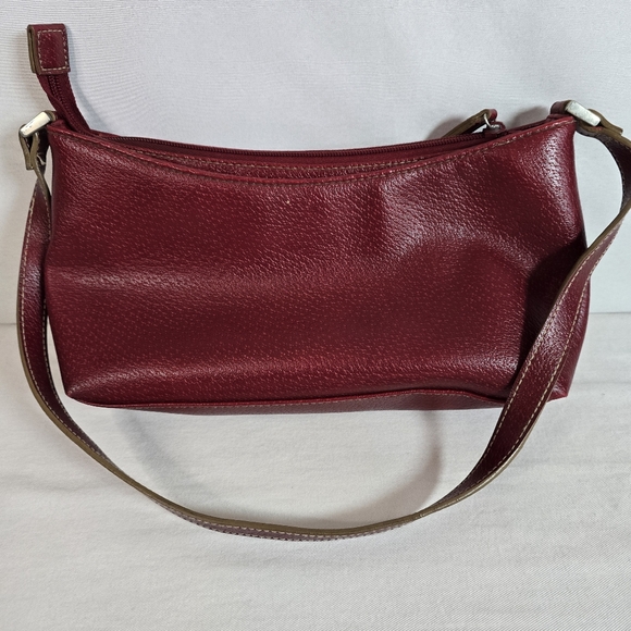 Connections_Womens Shoulder Bag In Red - Picture 2 of 16